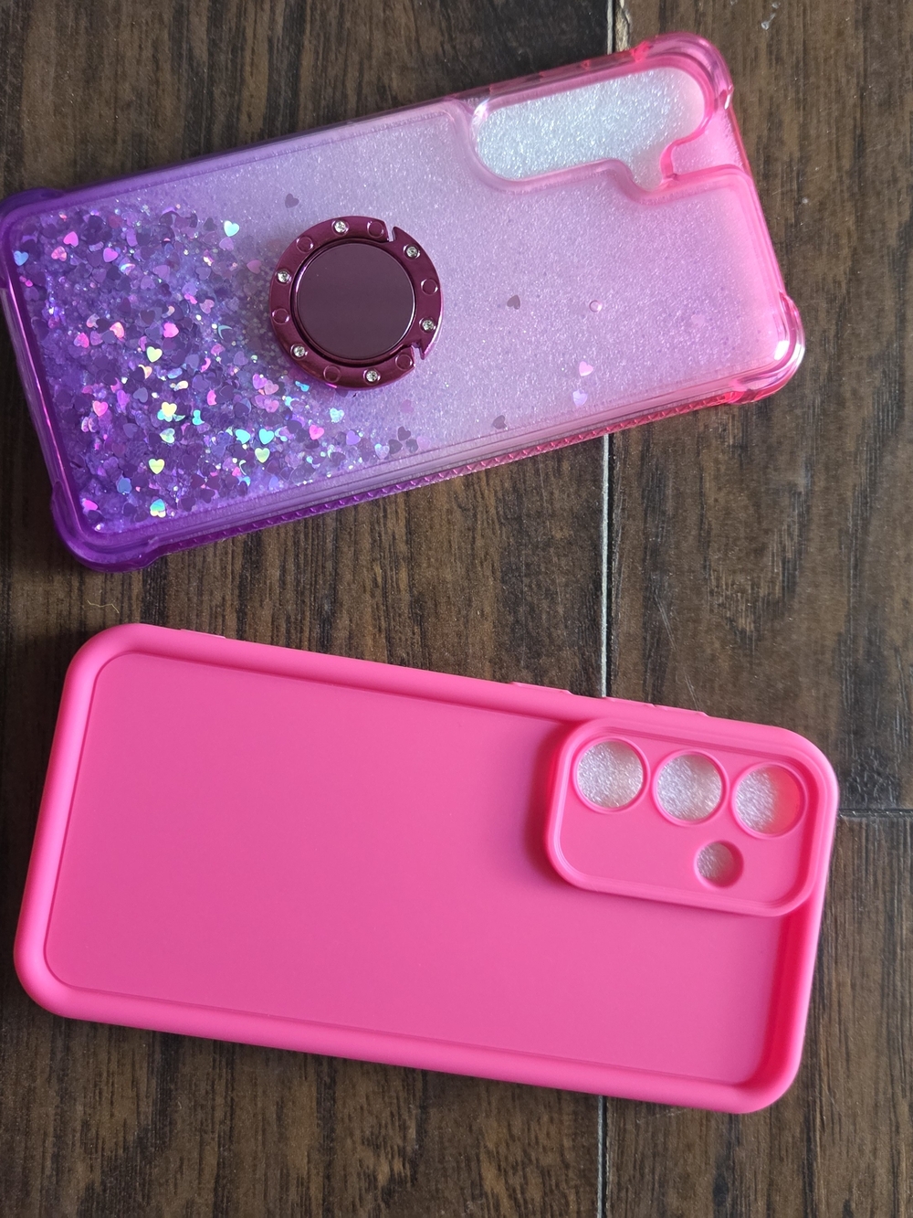 Pink Silicone Phone Case with Glitter Movement Effect - For Samsung S25 Plus